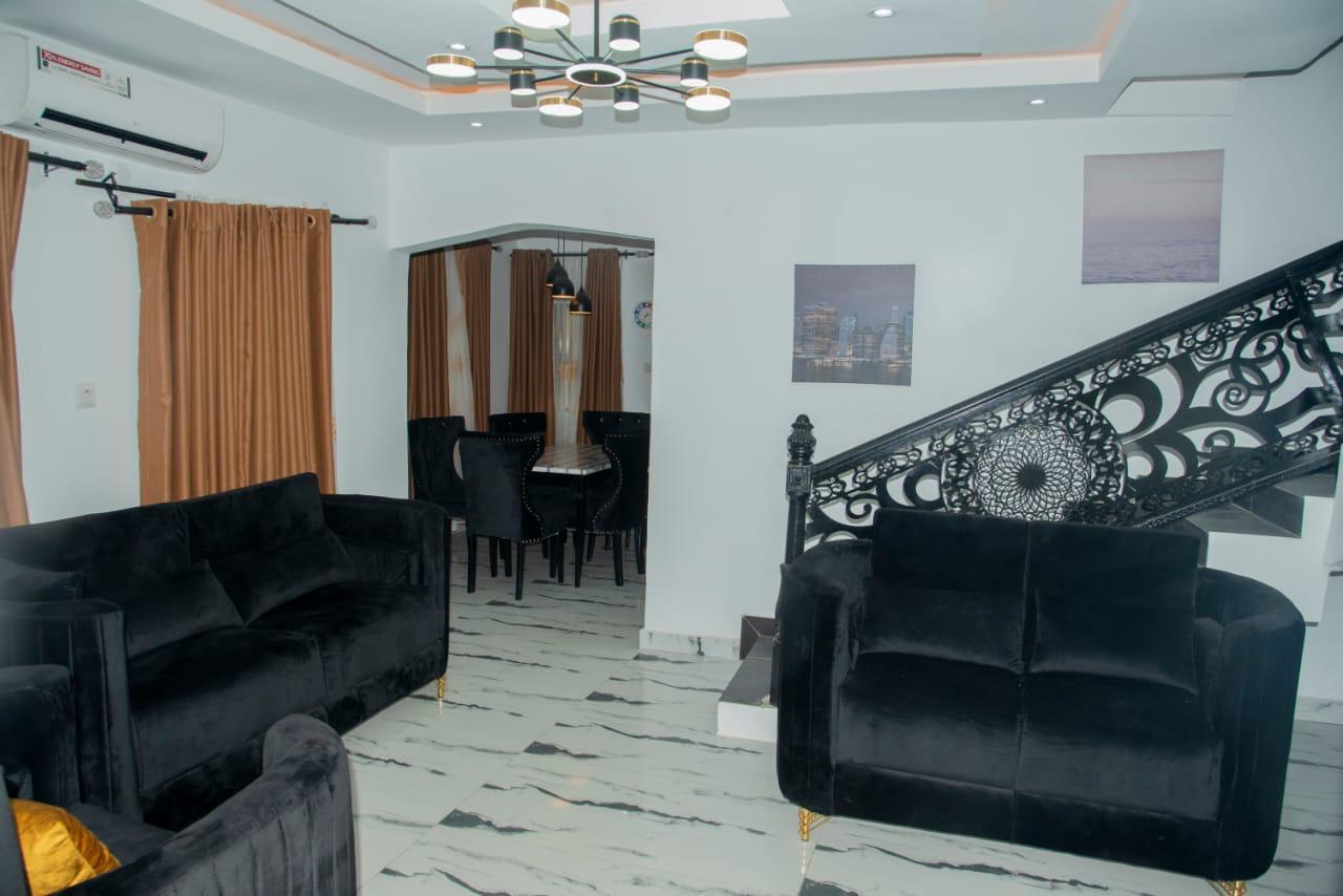 Chill Ola Room